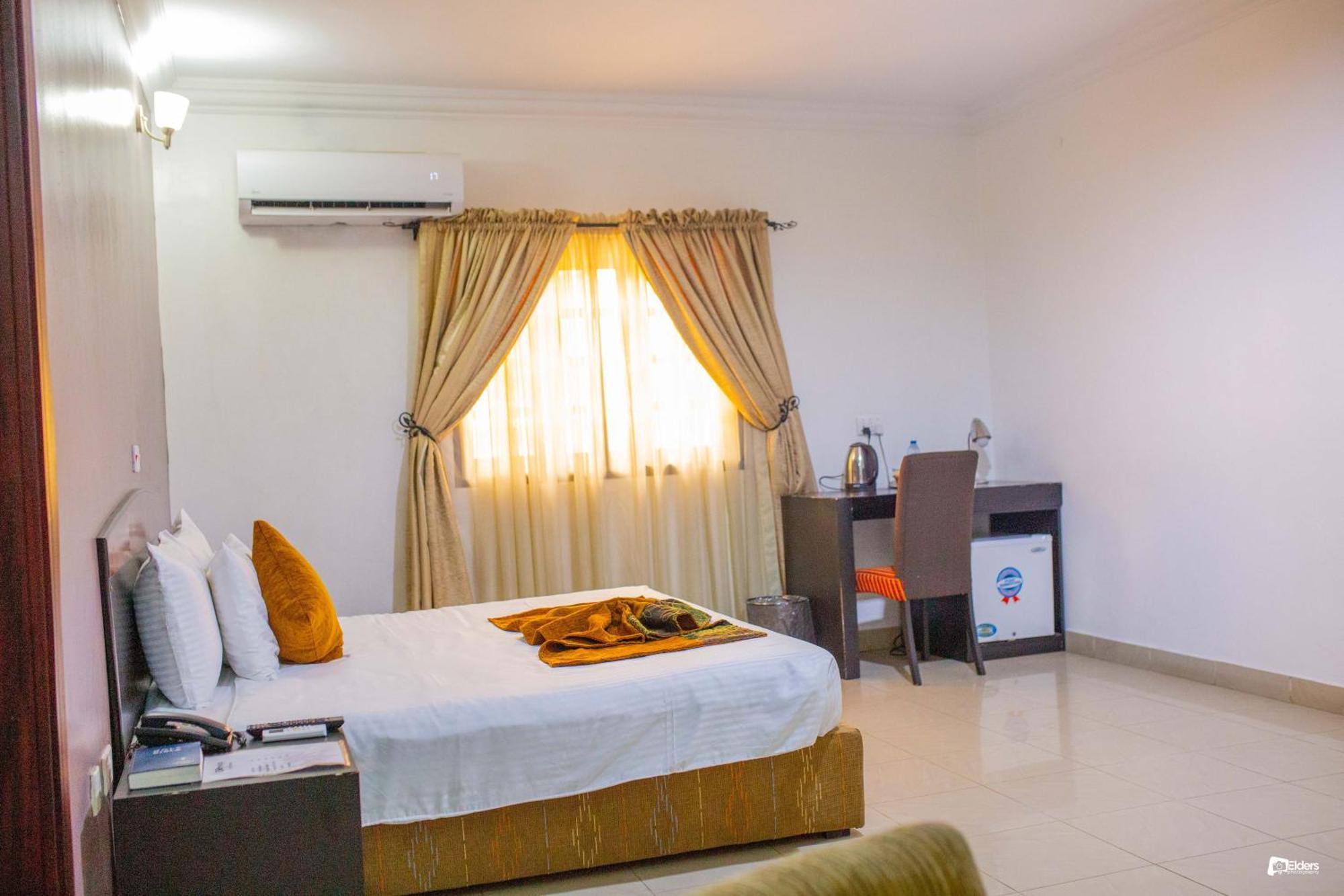 Suru Express Hotel Gra Lagos Exterior photo